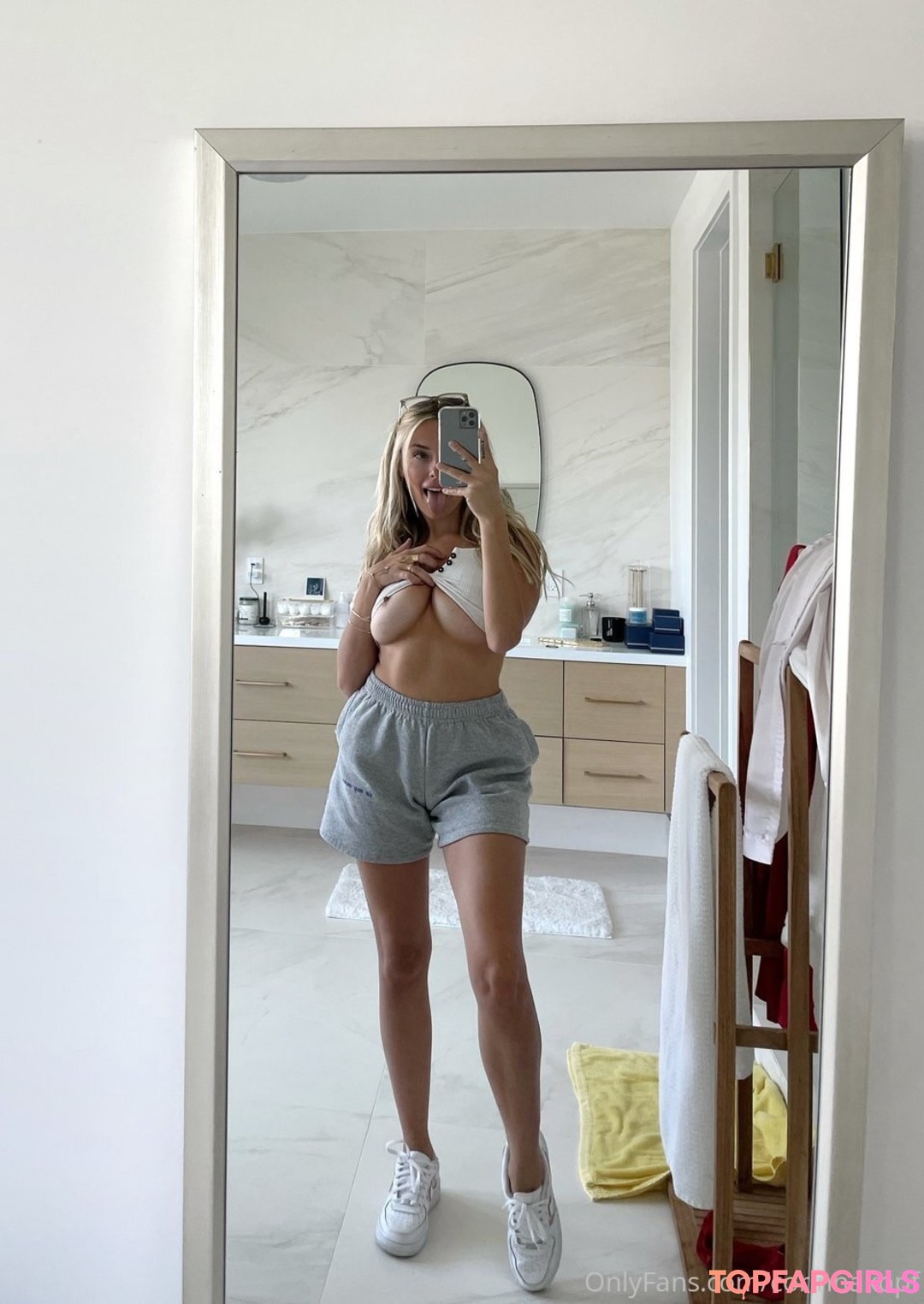 Nacktes geleaktes OnlyFans-Foto von Corinna Kopf #175
