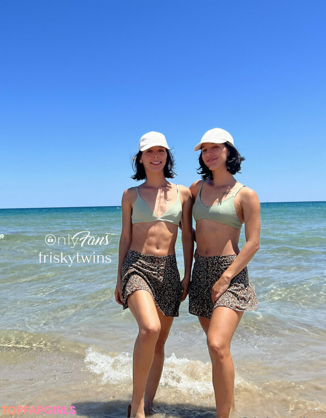 Nacktes geleaktes OnlyFans-Foto von Frisky Twins #189