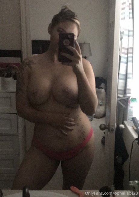 Nacktes geleaktes OnlyFans-Foto von Ophelia O