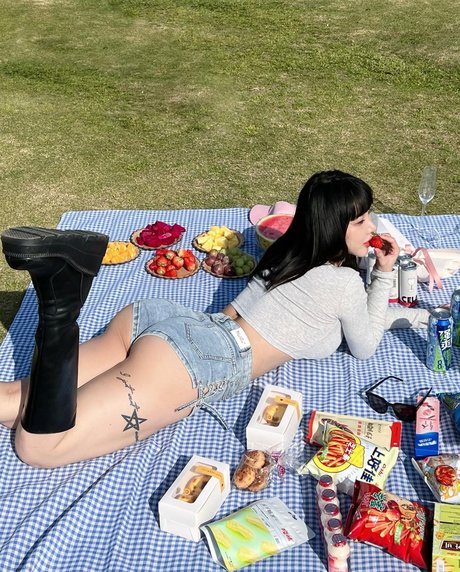 Hitomi Songyuxin