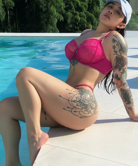 Nacktes geleaktes OnlyFans-Foto von Hitomi Songyuxin