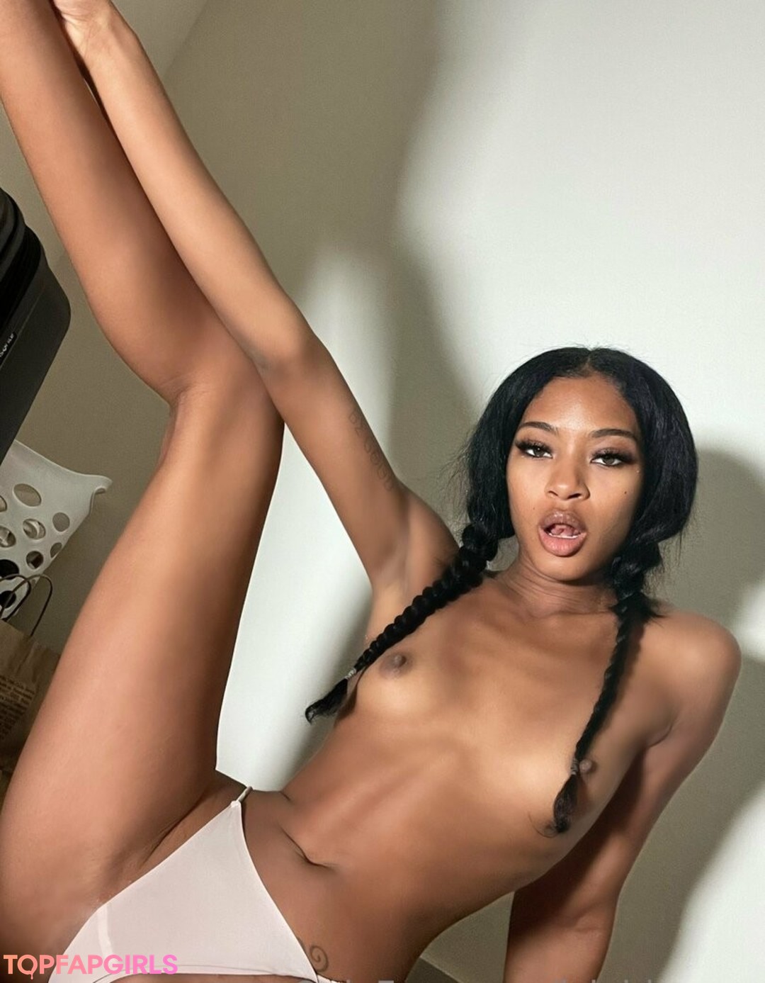 Nacktes geleaktes OnlyFans-Foto von Isla Biza #666