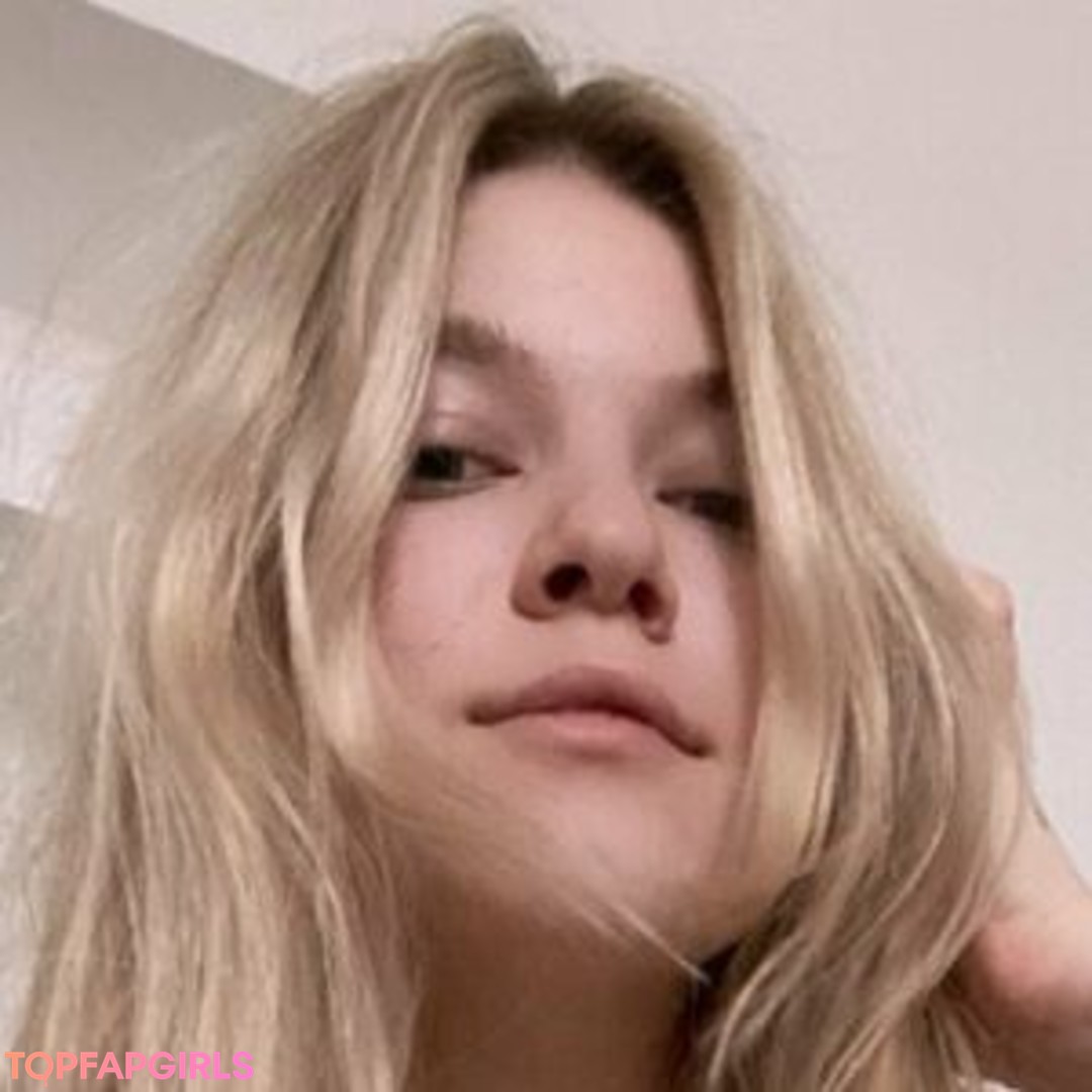 Nacktes geleaktes OnlyFans-Foto von Mavpochka #425