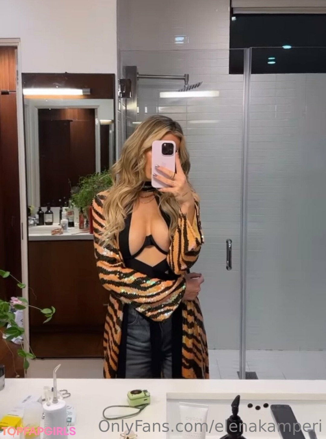 Nacktes geleaktes OnlyFans-Foto von Elena Kamperi #13