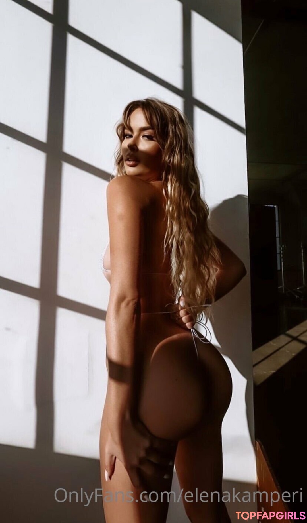 Nacktes geleaktes OnlyFans-Foto von Elena Kamperi #203