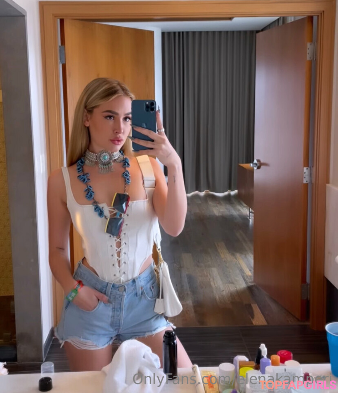 Nacktes geleaktes OnlyFans-Foto von Elena Kamperi #285