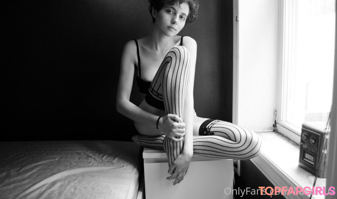 Nacktes geleaktes OnlyFans-Foto von Liara Roux #229