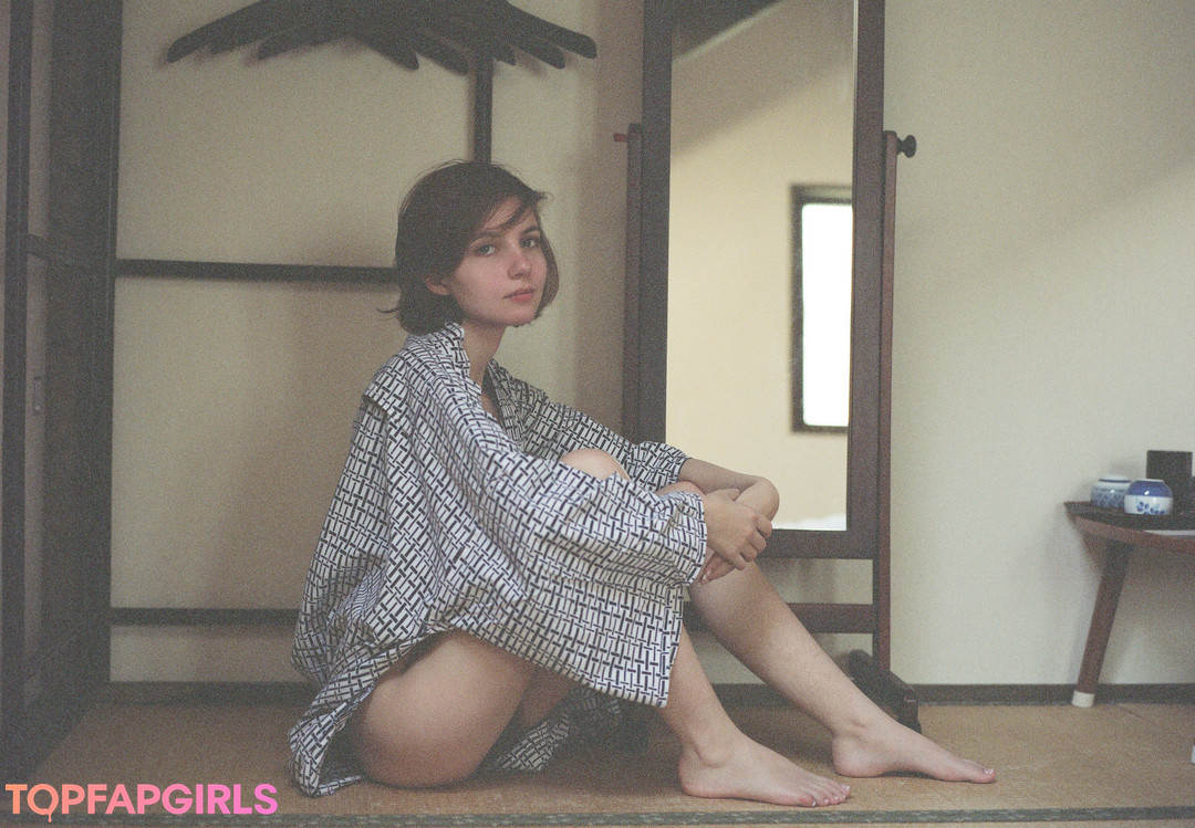 Nacktes geleaktes OnlyFans-Foto von Liara Roux #407