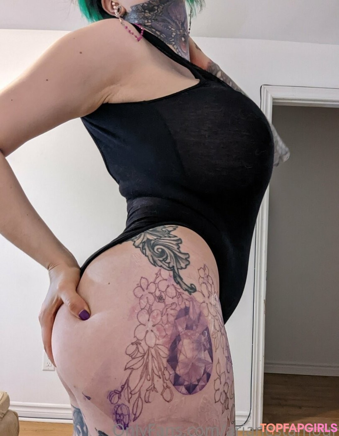 Nacktes geleaktes OnlyFans-Foto von Ariane Saint Amour #2079