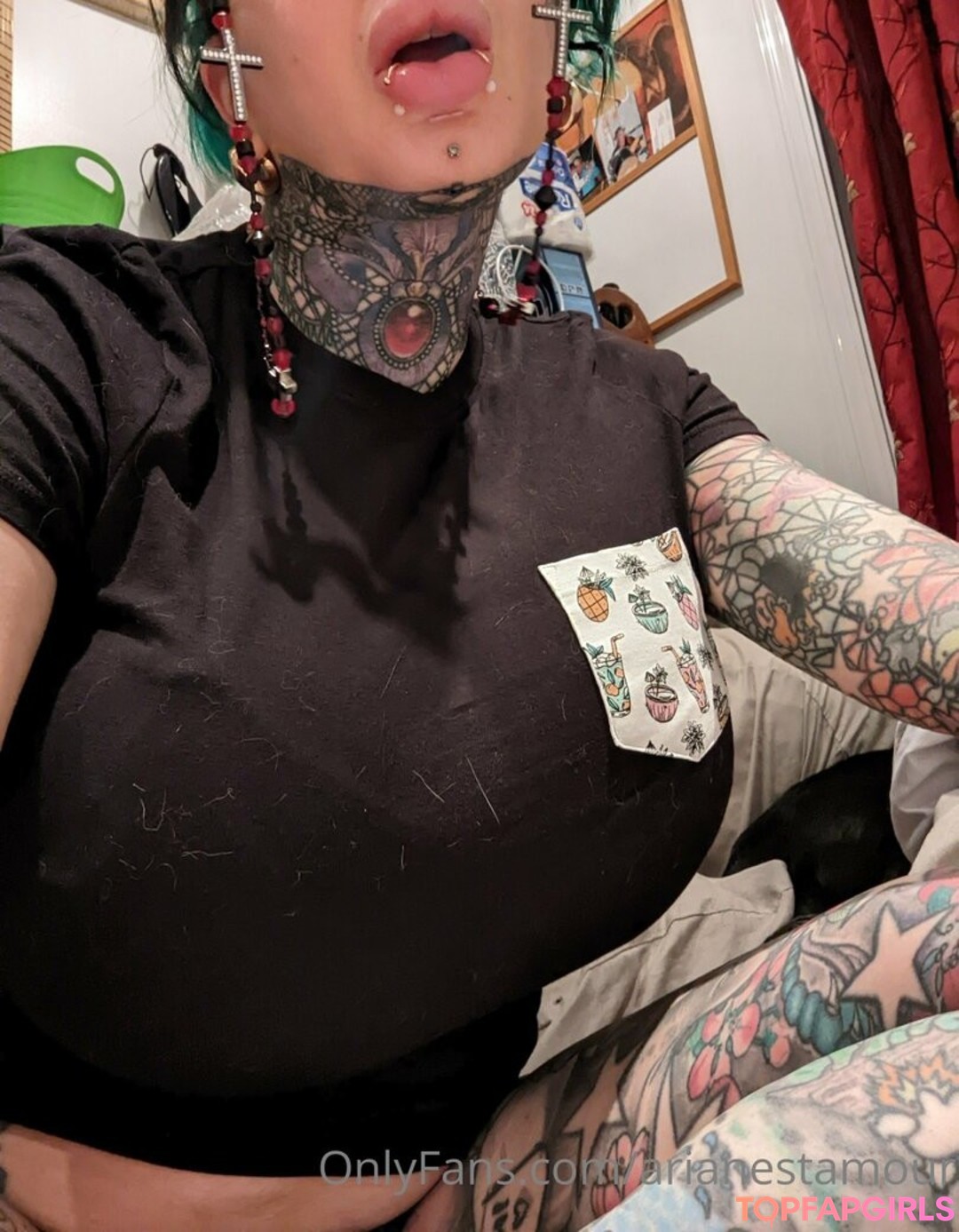 Nacktes geleaktes OnlyFans-Foto von Ariane Saint Amour #2110