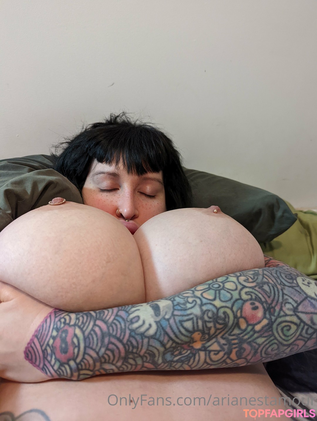 Nacktes geleaktes OnlyFans-Foto von Ariane Saint Amour #996