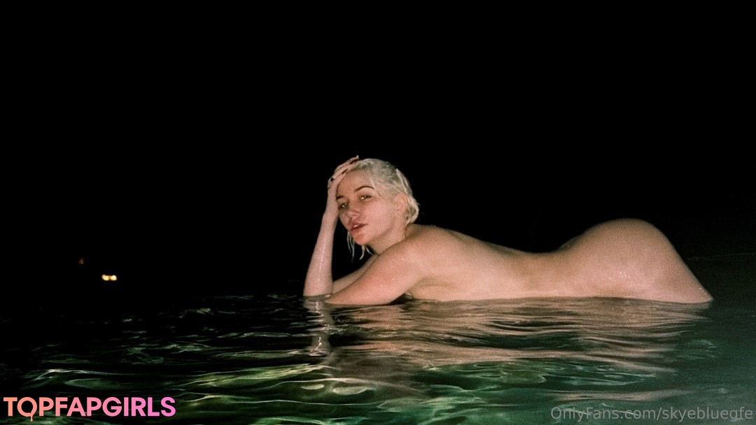 Nacktes geleaktes OnlyFans-Foto von Skye Blue #249