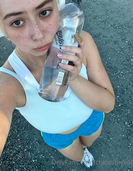 Nacktes geleaktes OnlyFans-Foto von Chloe Surreal
