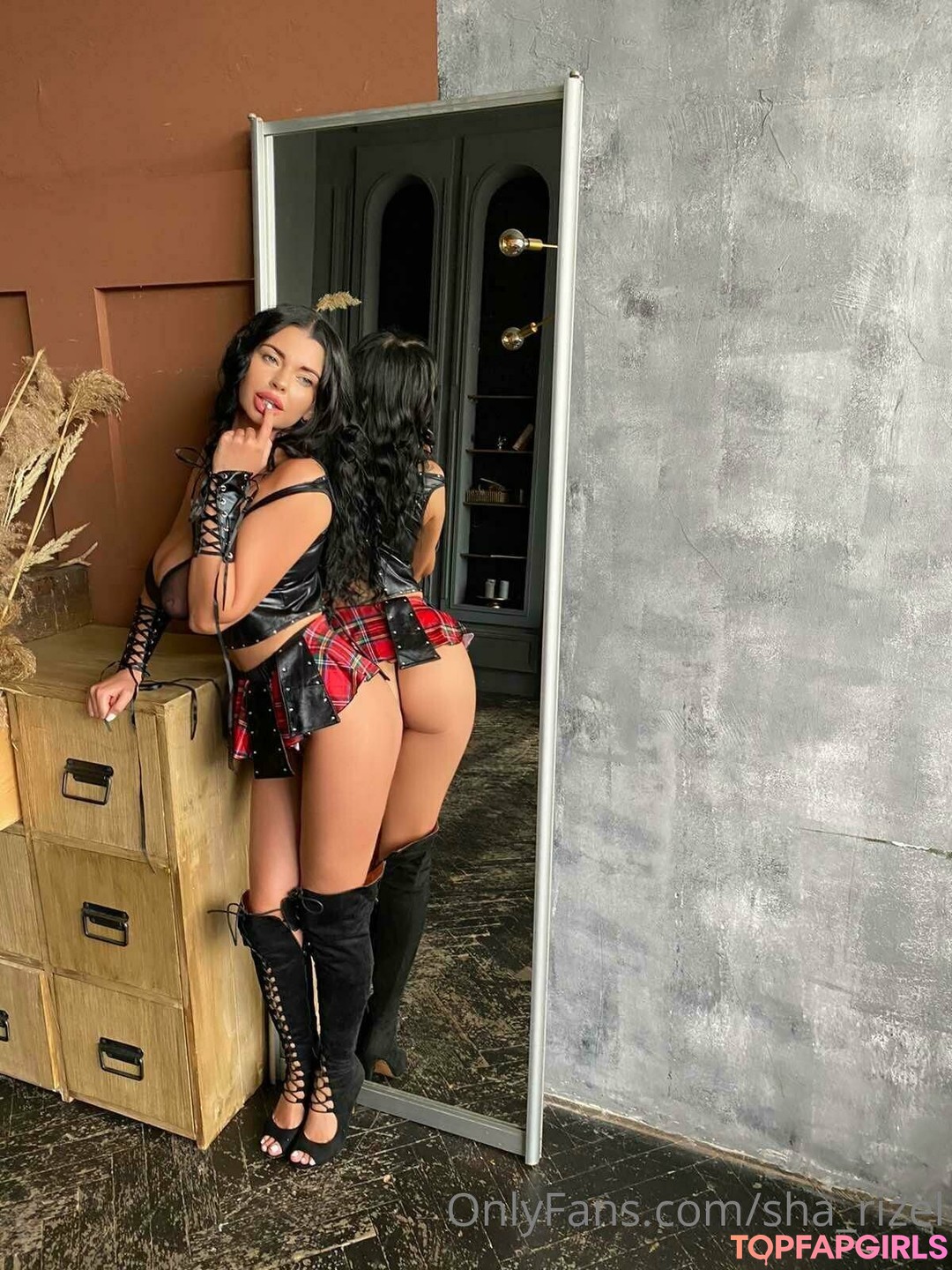 Nacktes geleaktes OnlyFans-Foto von Sha Rizel #198
