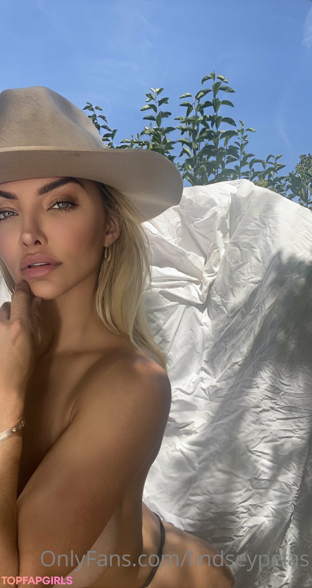 Nacktes geleaktes OnlyFans-Foto von Lindsey Pelas #173