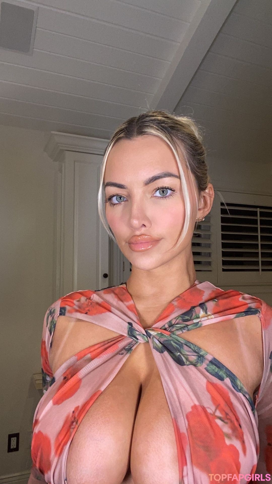 Nacktes geleaktes OnlyFans-Foto von Lindsey Pelas #863