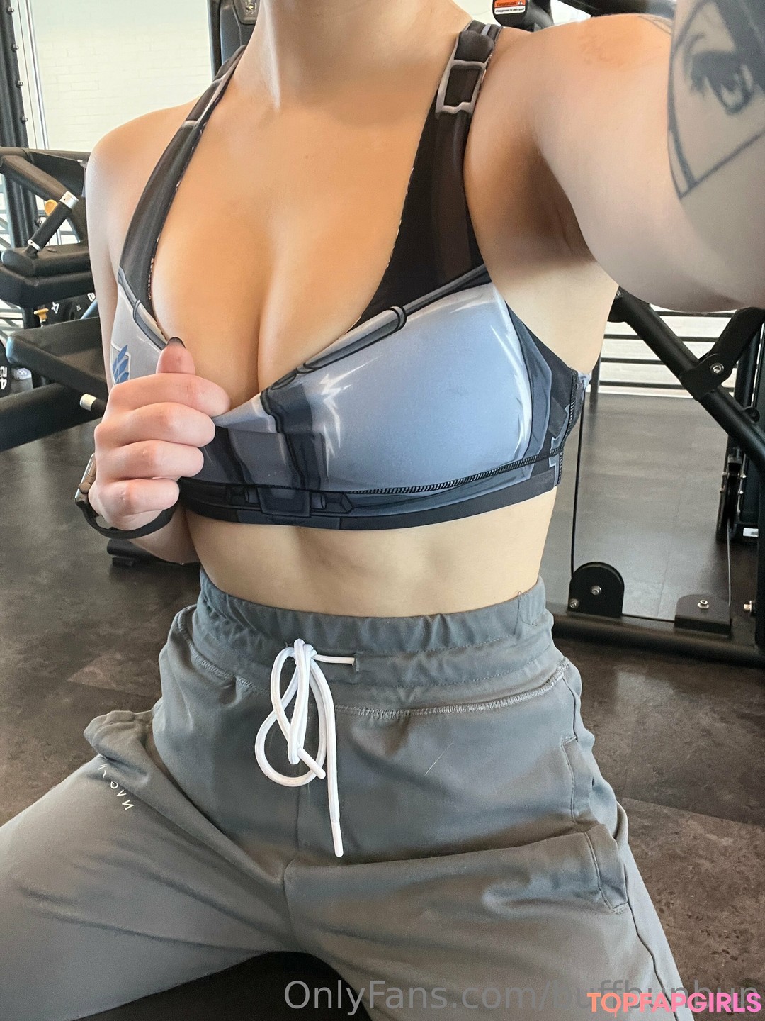 Nacktes geleaktes OnlyFans-Foto von Womanwearingred #186