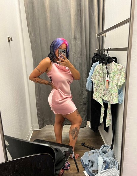 Nacktes geleaktes OnlyFans-Foto von Emily Cheree