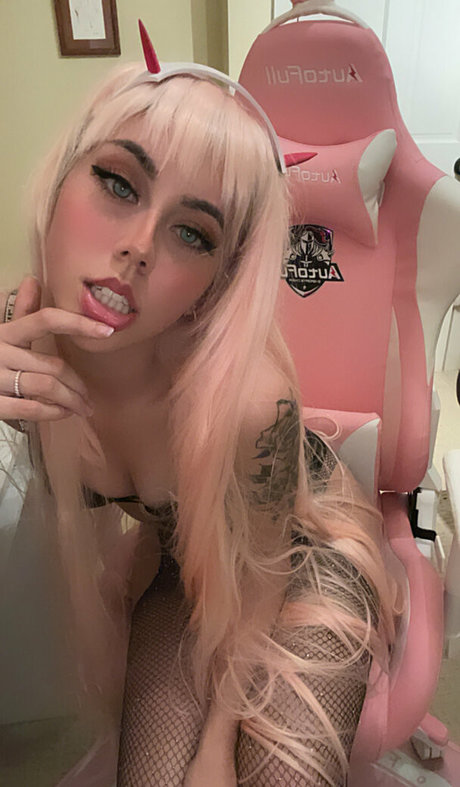 Nacktes geleaktes OnlyFans-Foto von Lyssiu