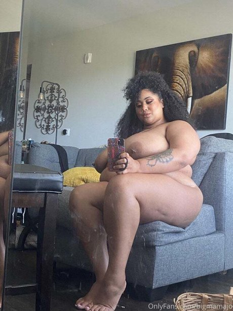 Nacktes geleaktes OnlyFans-Foto von Bigmamajo