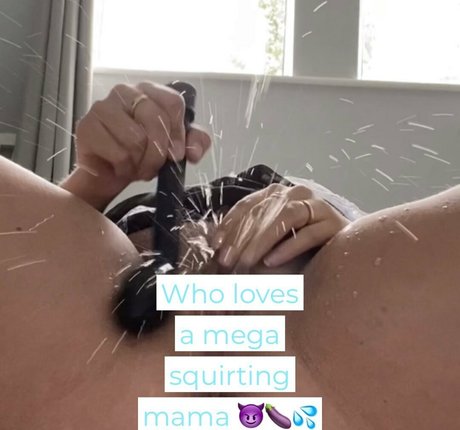 Nacktes geleaktes OnlyFans-Foto von Wife And Mama Vip