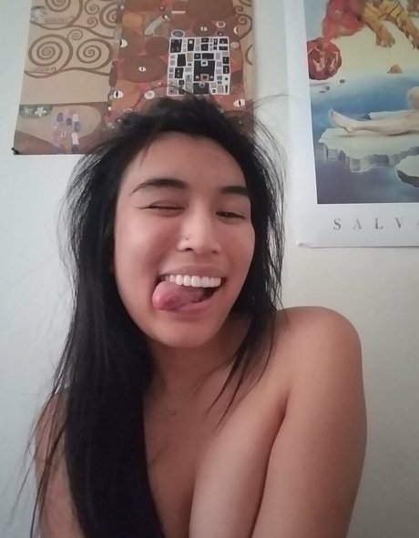 Nacktes geleaktes OnlyFans-Foto von Ava Tran