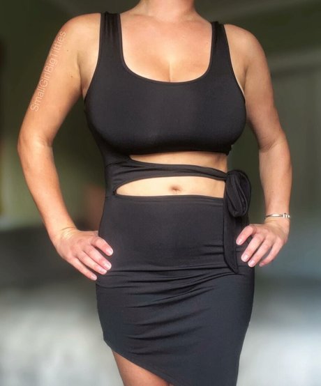 Nacktes geleaktes OnlyFans-Foto von Smallgirlbigtitties