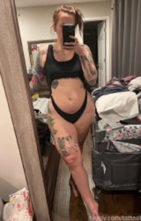 Nacktes geleaktes OnlyFans-Foto von Tattedkate