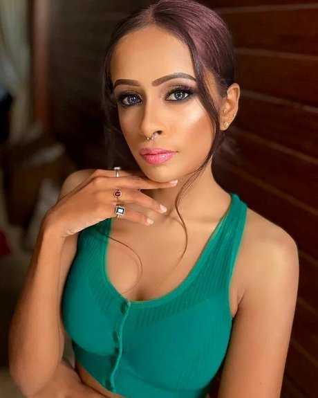 Nacktes geleaktes OnlyFans-Foto von Poojani Perera