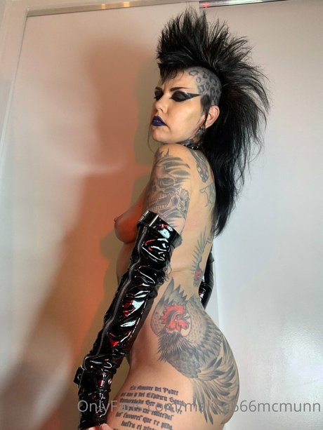 Nacktes geleaktes OnlyFans-Foto von Malice Mcmunn