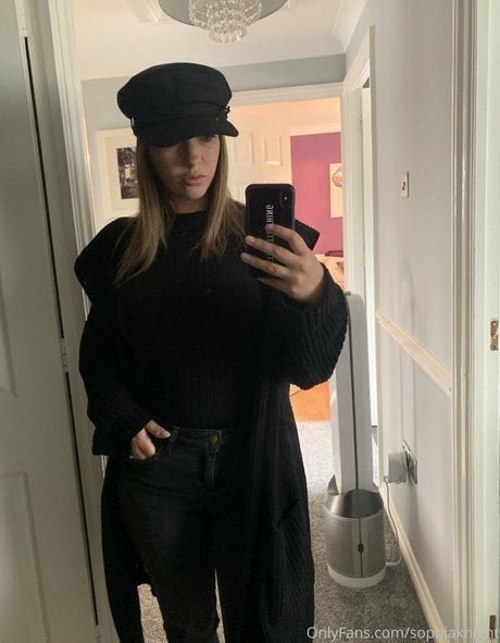 Nacktes geleaktes OnlyFans-Foto von Sophia Knight
