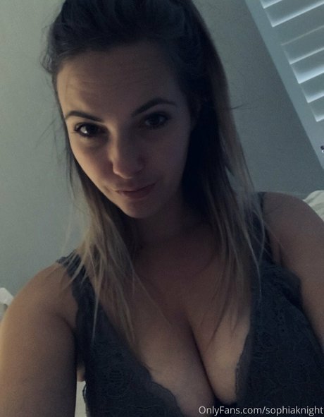 Nacktes geleaktes OnlyFans-Foto von Sophia Knight