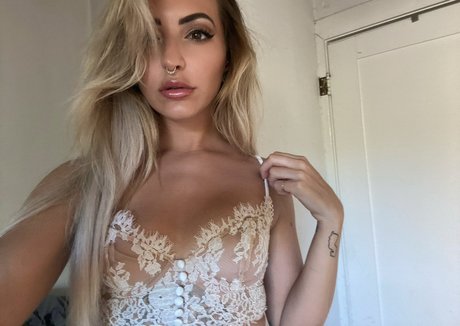 Nacktes geleaktes OnlyFans-Foto von Missangeliquew