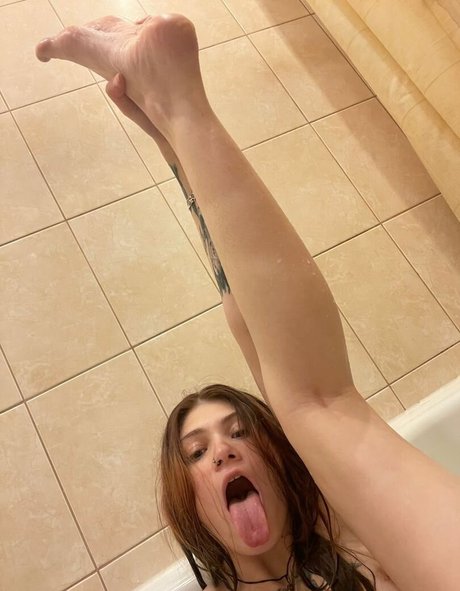 Nacktes geleaktes OnlyFans-Foto von Little Polly
