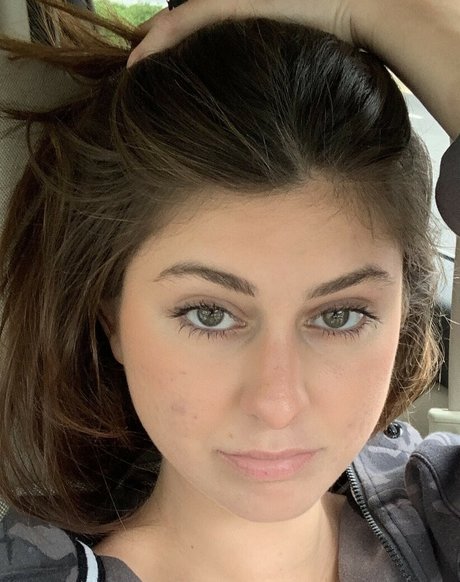 Nacktes geleaktes OnlyFans-Foto von Bailey Smith