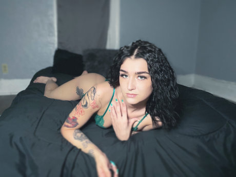 Nacktes geleaktes OnlyFans-Foto von Creamqueen