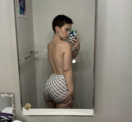 Nacktes geleaktes OnlyFans-Foto von Mama Claxton