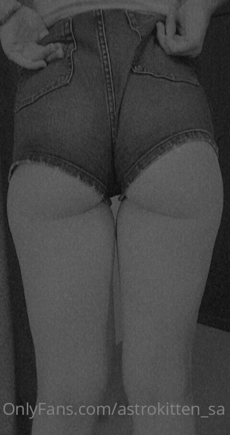 Nacktes geleaktes OnlyFans-Foto von Astrokittensa