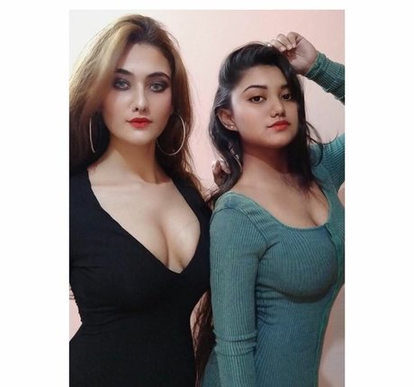 Nacktes geleaktes OnlyFans-Foto von Nidhi Maheshwari