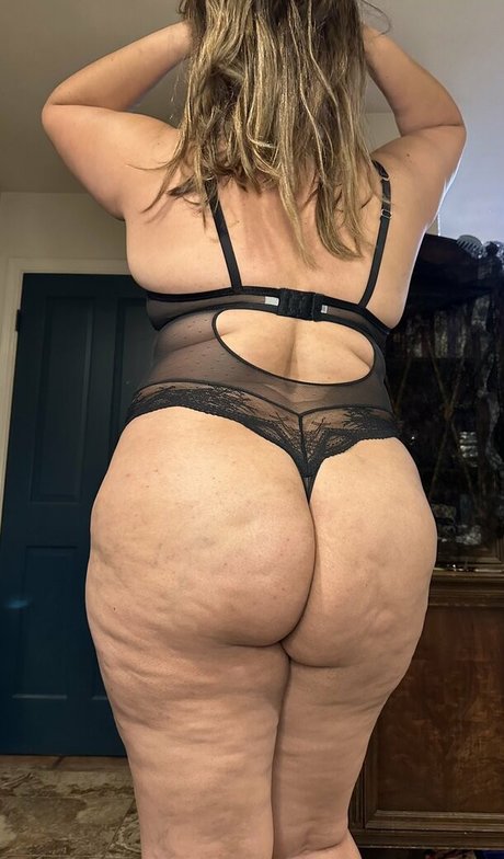 Nacktes geleaktes OnlyFans-Foto von Bella Trixxx