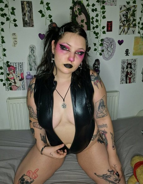 Nacktes geleaktes OnlyFans-Foto von Babyghoulbunda