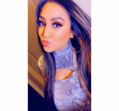 Nacktes geleaktes OnlyFans-Foto von Funsizedkatt