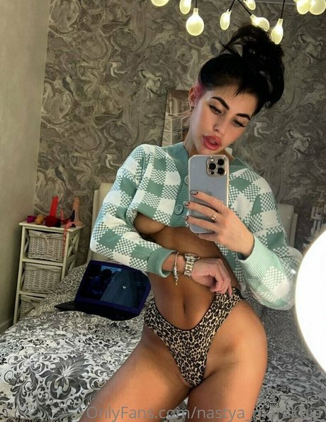 Nacktes geleaktes OnlyFans-Foto von Nastyamarakuja