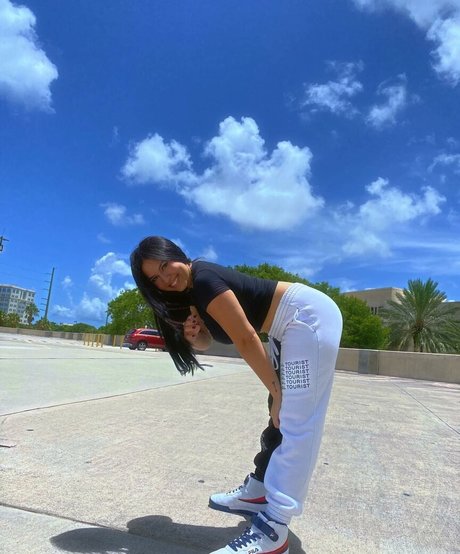 Nacktes geleaktes OnlyFans-Foto von Larissa Cambusano