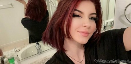 Nacktes geleaktes OnlyFans-Foto von Crazy Babysitter
