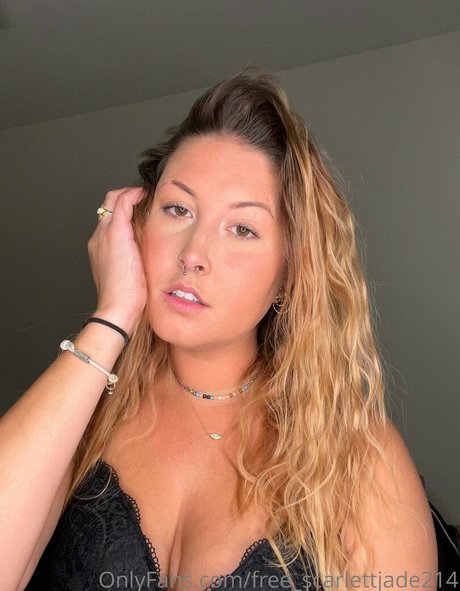 Nacktes geleaktes OnlyFans-Foto von Freescarlettjade214