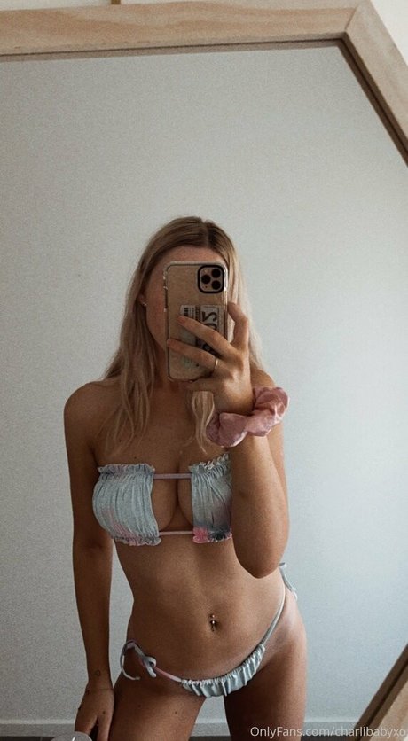 Nacktes geleaktes OnlyFans-Foto von Charlibabyxo