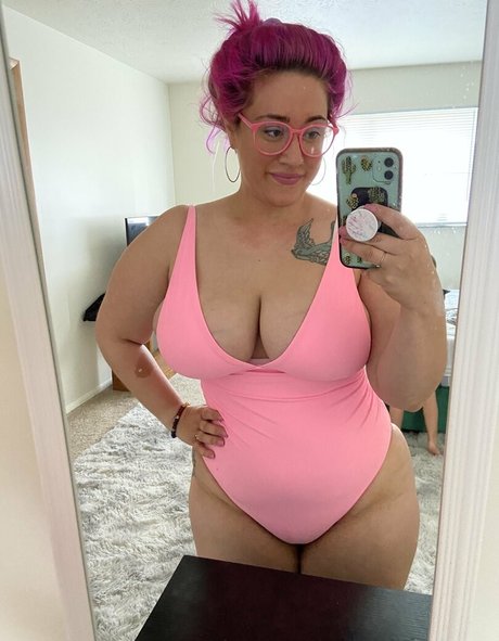 Nacktes geleaktes OnlyFans-Foto von Lavendercrystalmoon