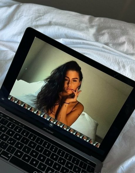 Nacktes geleaktes OnlyFans-Foto von Annagreymusic