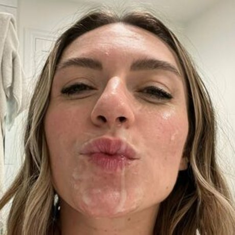 Nacktes geleaktes OnlyFans-Foto von Greeneyezonme